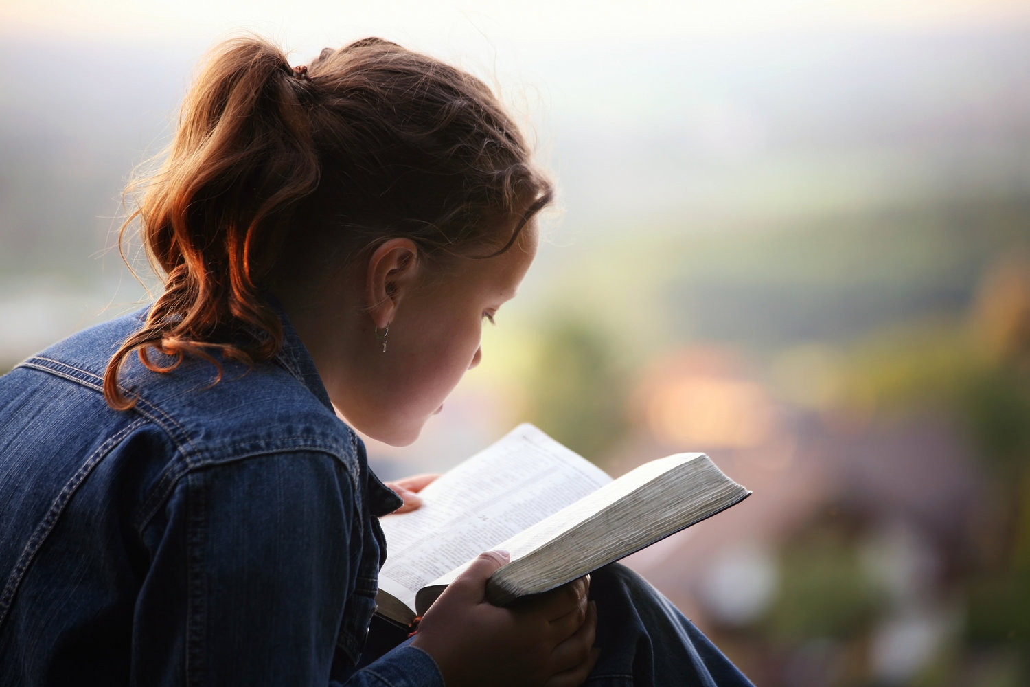 Reading the Bible: A Path to Hearing God’s Voice